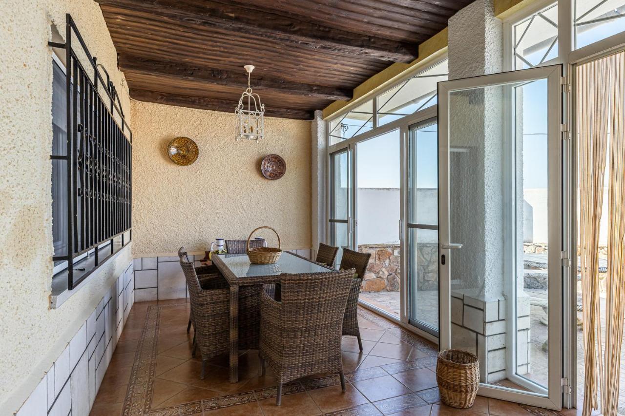 Waou Deluxe Cottage Titulcia Exterior photo
