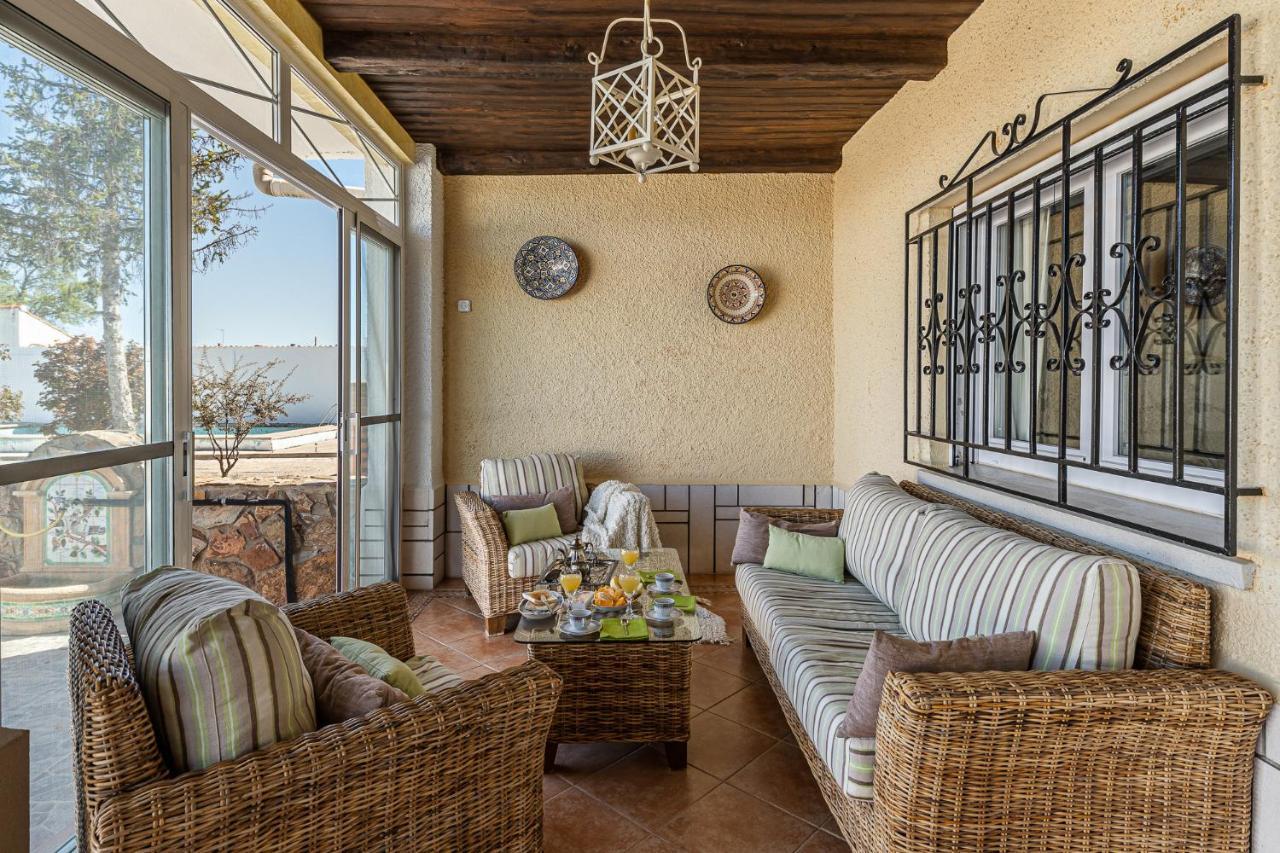 Waou Deluxe Cottage Titulcia Exterior photo